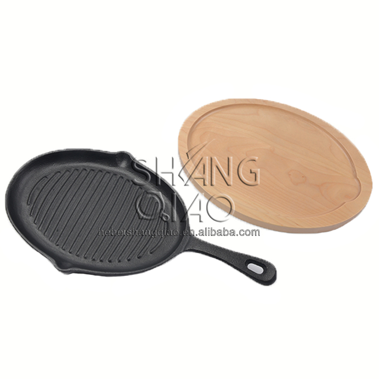 Чугунная сковорода-гриль для стейков с деревянной подставкой