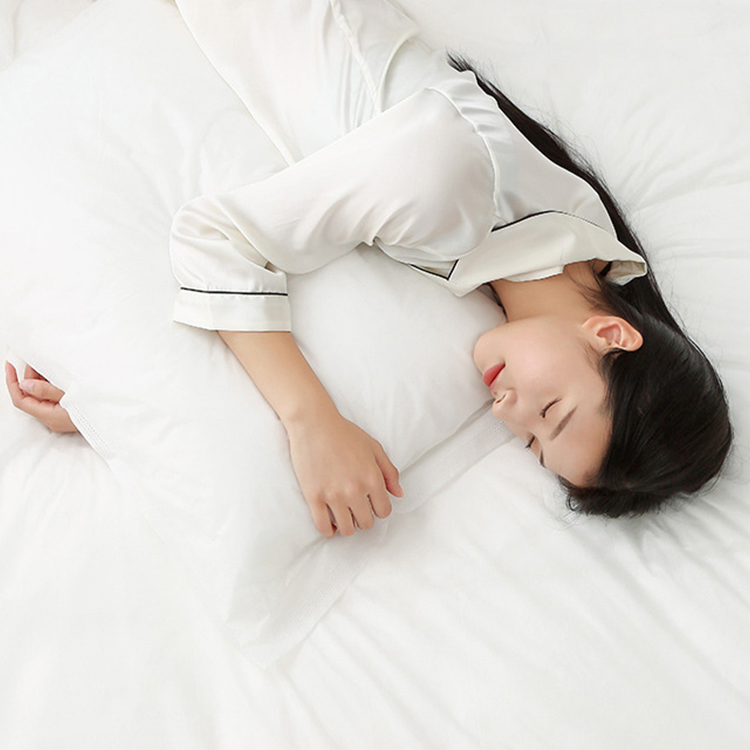 High Quality White Disposable Travel Bed Cover Three and Four-Piece Suite Hotel Disposable Bedding Set