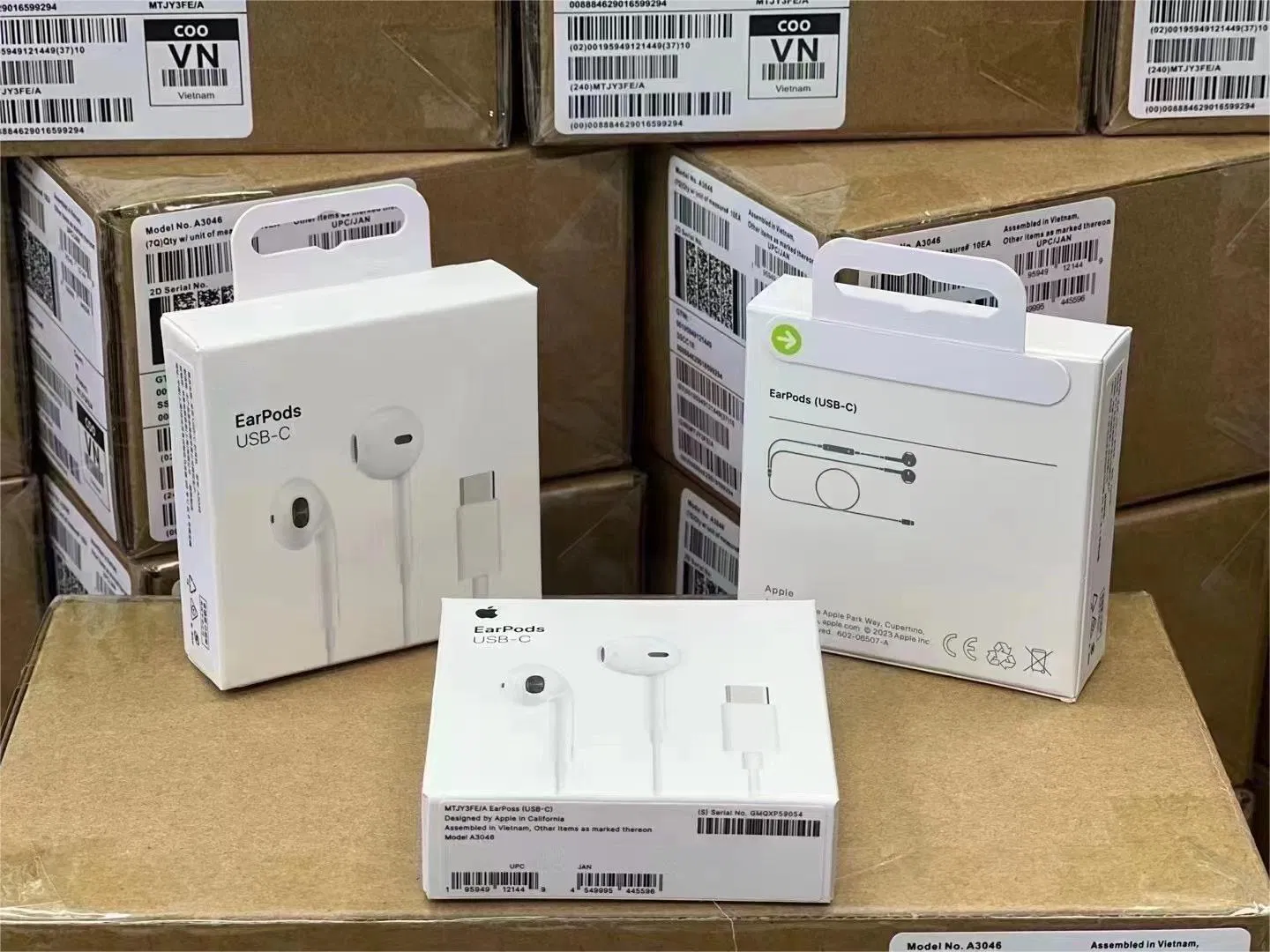 Factory Wholesale Earphones Bluetooth Headset Over Type-C for Phone 15 16 Series