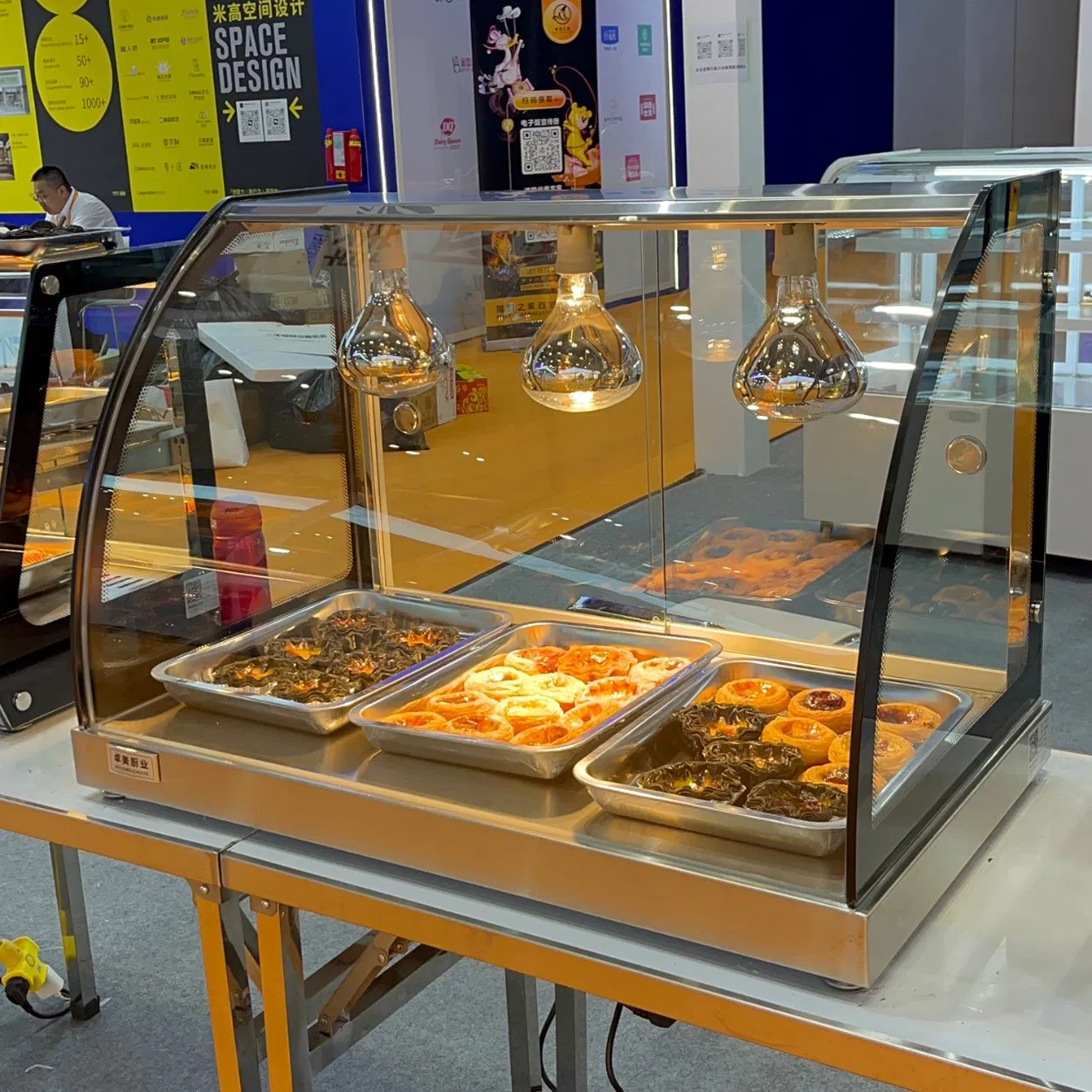 Stainless Steel Food Warming Showcase with Adjustable Temperature Control for Cafeterias