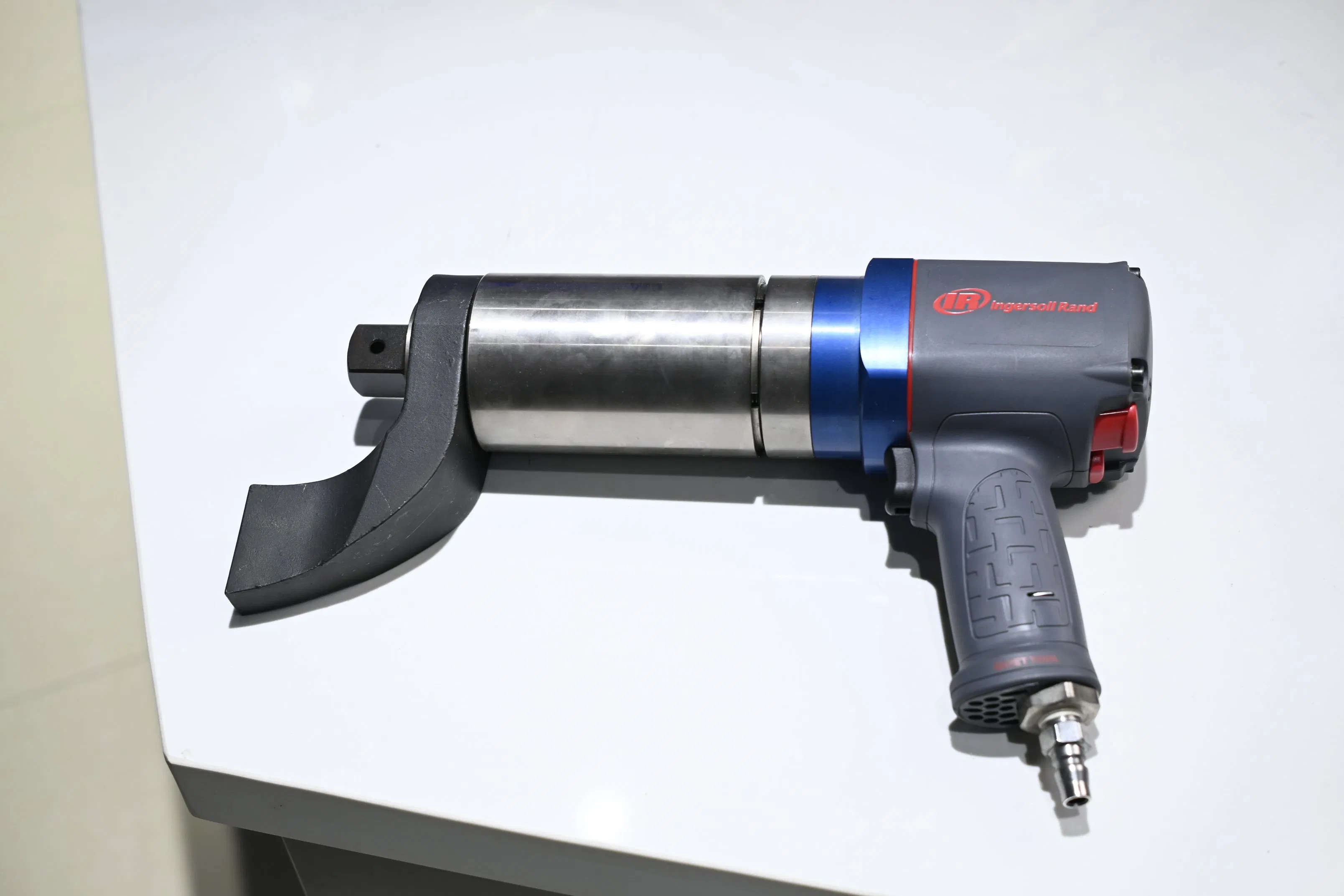Heavy Duty Pneumatic Torque Wrench 4000Nm Air Powered Torque Wrench Supplier