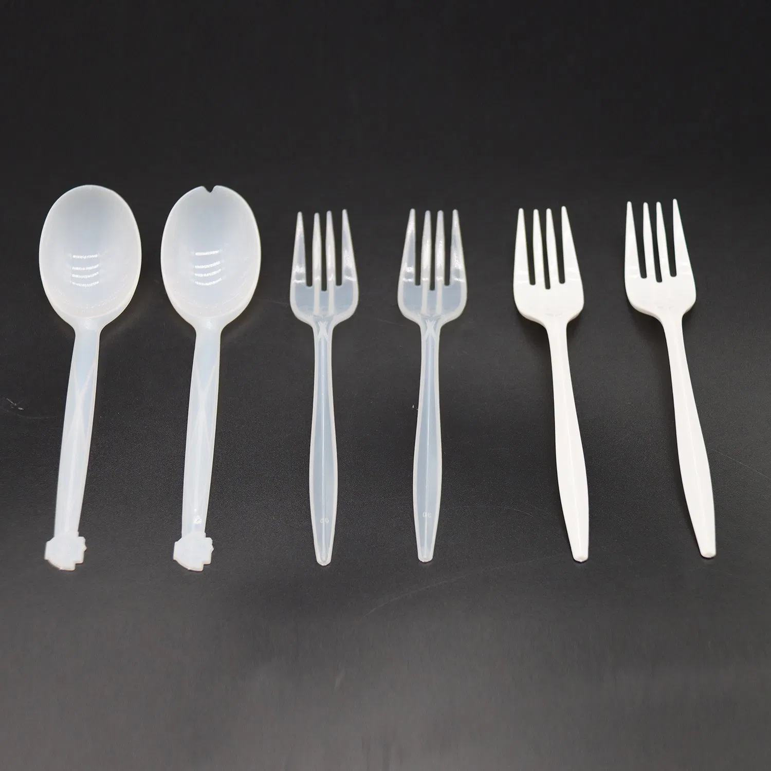 Bulk Pack of Durable Disposable PP Plastic Soup Spoons Biodegradable Cutlery for Parties and Gatherings