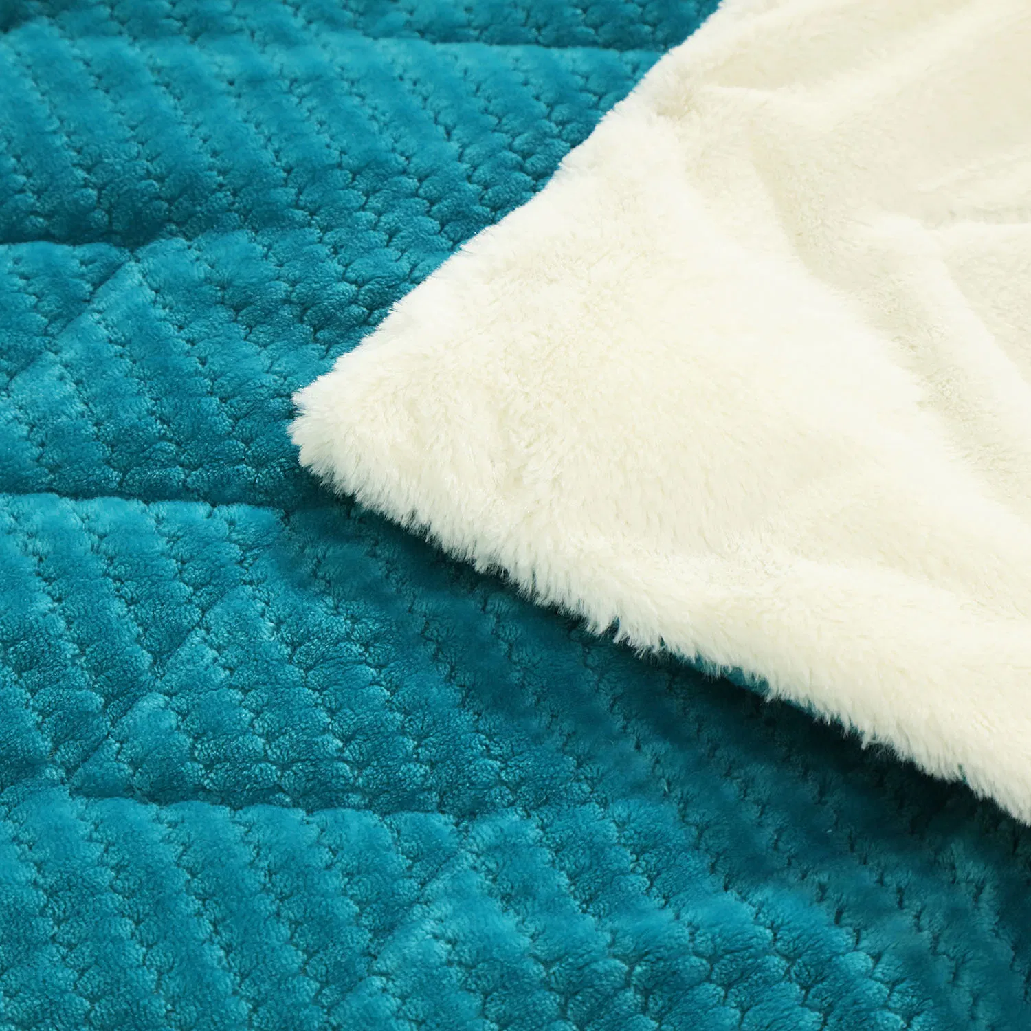 Фланелевое одеяло для дома и путешествий