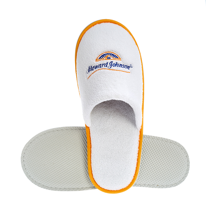 Wholesale Custom Logo Embroidered Cheap Travel House Hotel Guests SPA Disposable White Coral Fleece Slippers