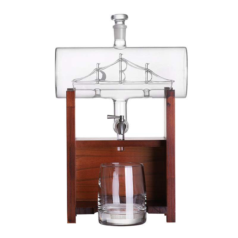 Custom Creative 1300ml Whiskey Wine Decanter Bottle Embedded Sail-Shaped Wine Decanter Dispenser