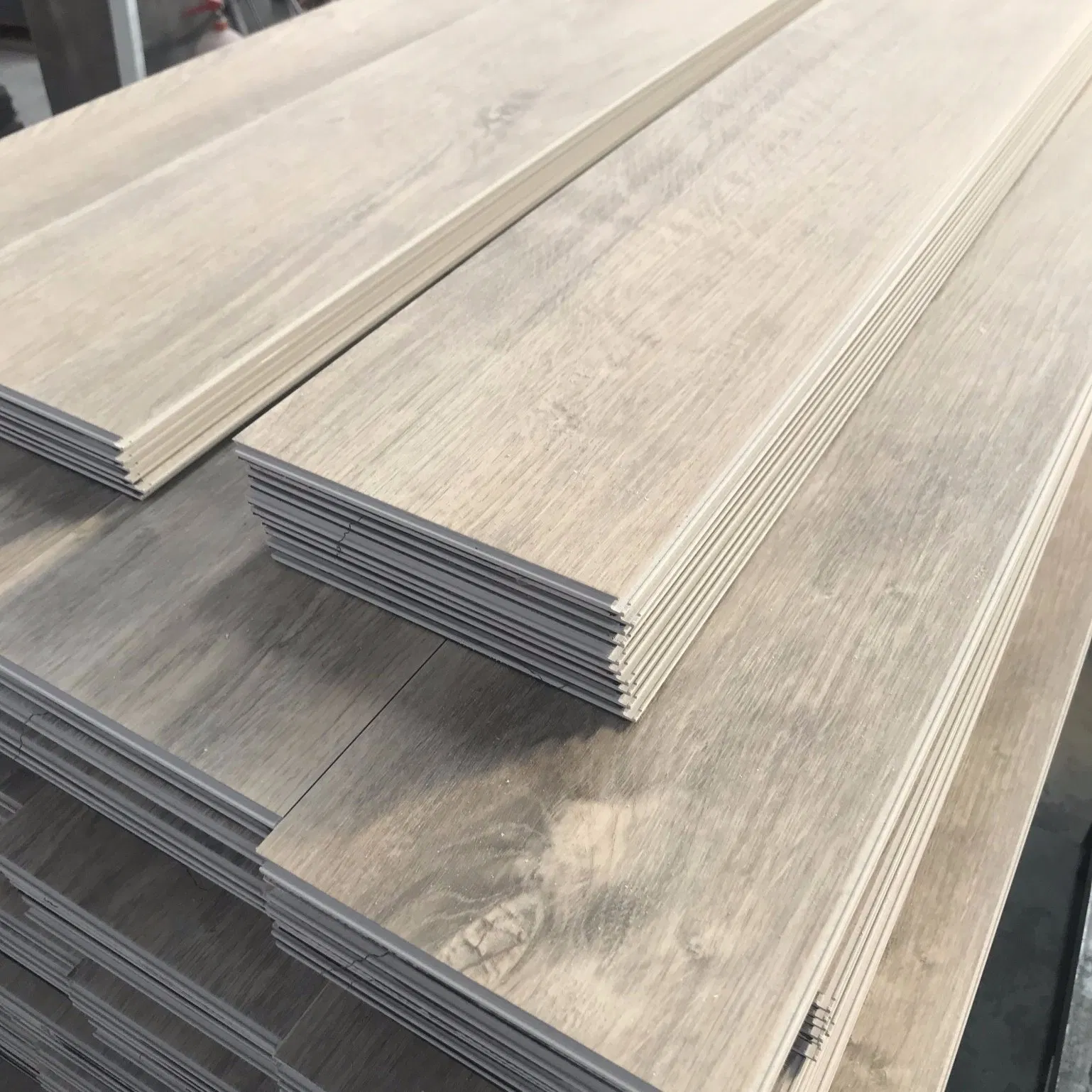 Водостойкий огнестойкий SPC ламинат под дерево