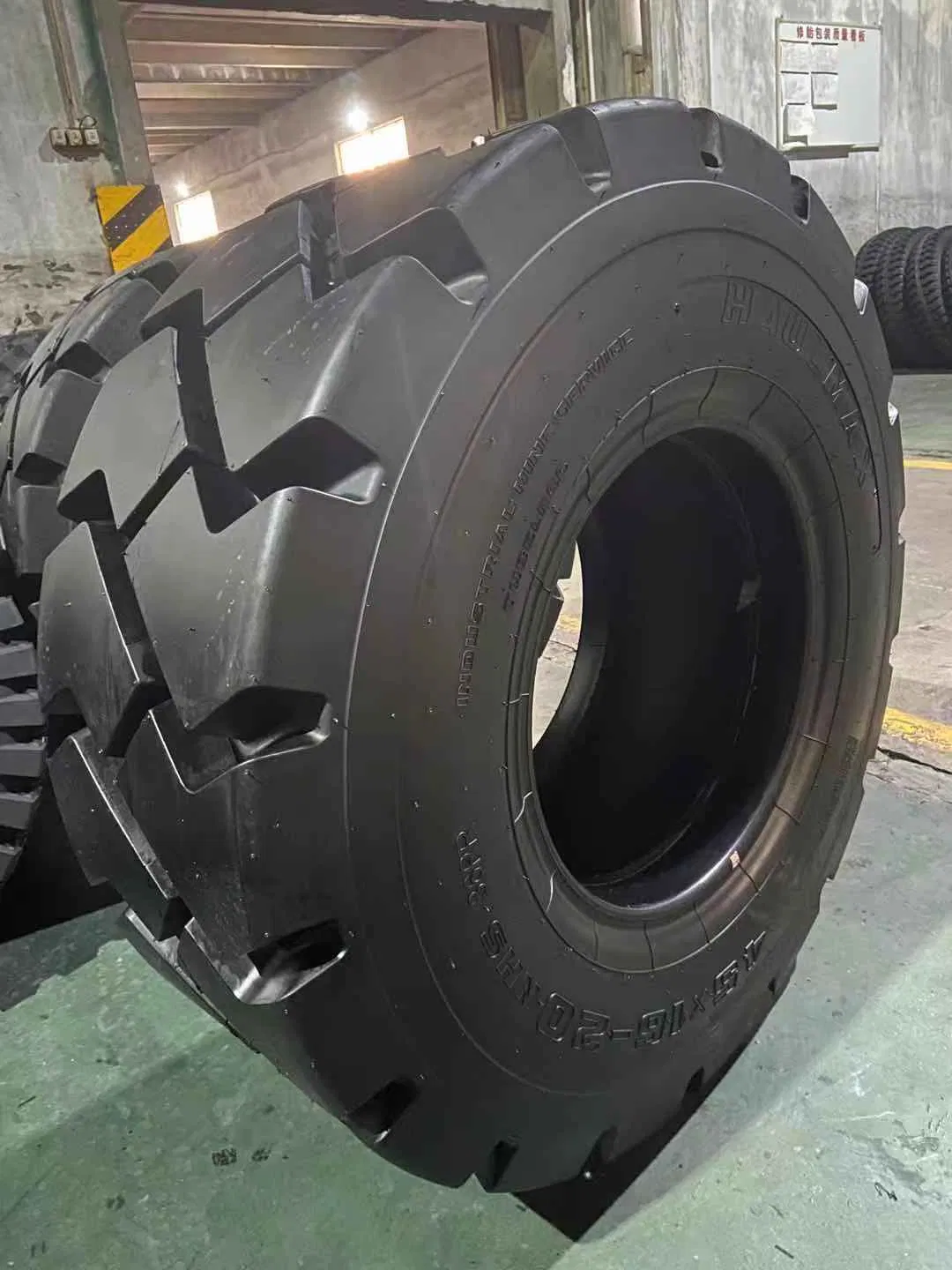 36X12.5-20 10.00L-15 32X14.5-15 32X12.5-15 28X12.5-15 15L-10 7.50-10 Underground Mining Tyre