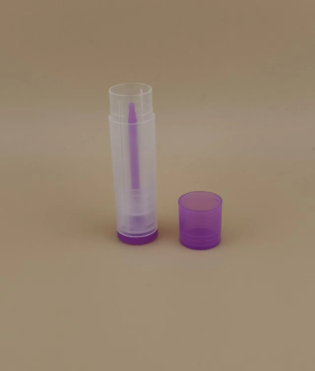 Small Smooth Clear Lip Balm Packaging with Purple Lid for Lipsticks