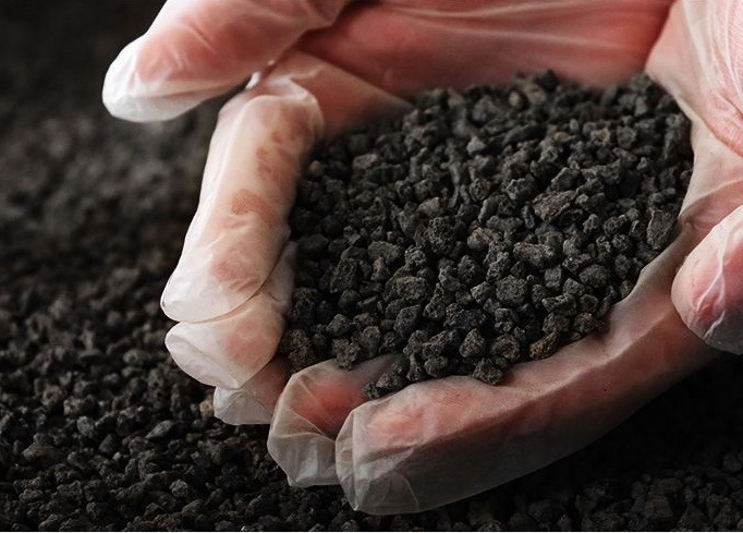 Garden Decorated with Natural Volcanic Rocks, Aquarium Decorated with Clean Volcanic Rocks