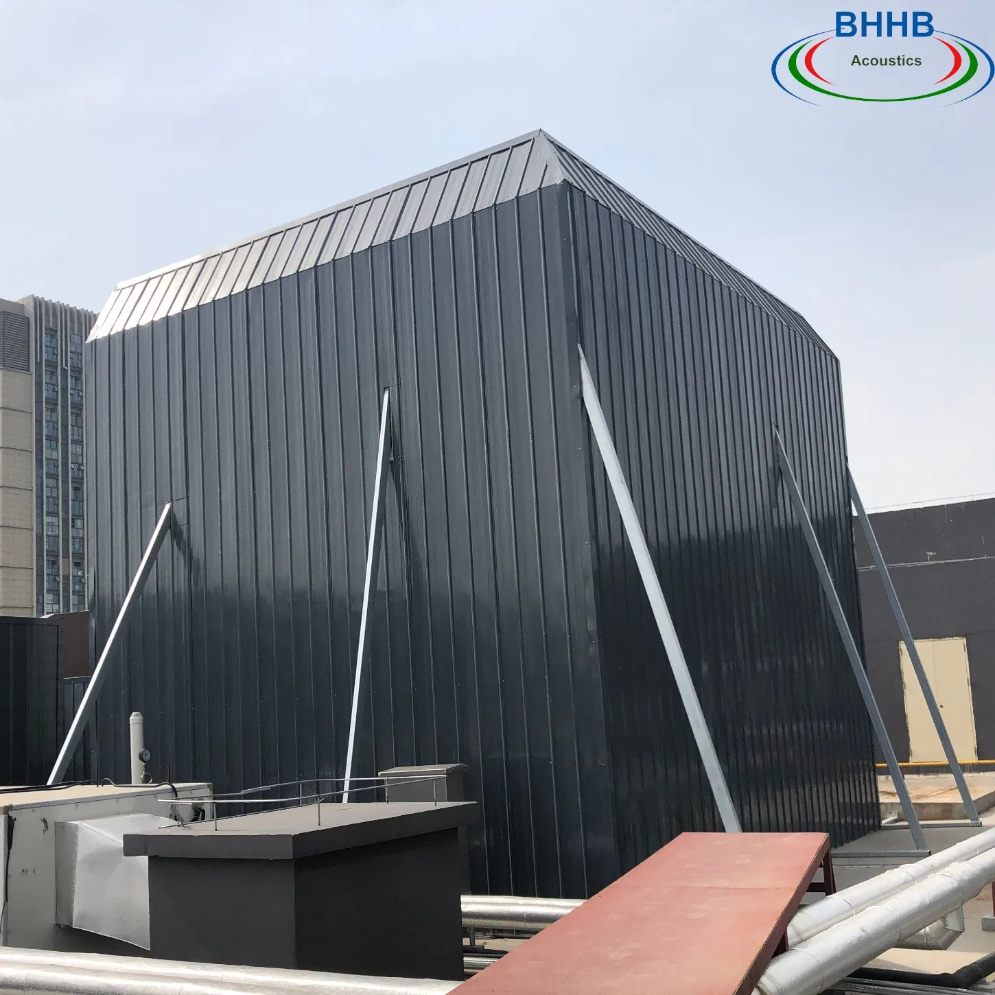 Special Metal Sound Insulation Barrier for Noise Control of Outdoor Equipment