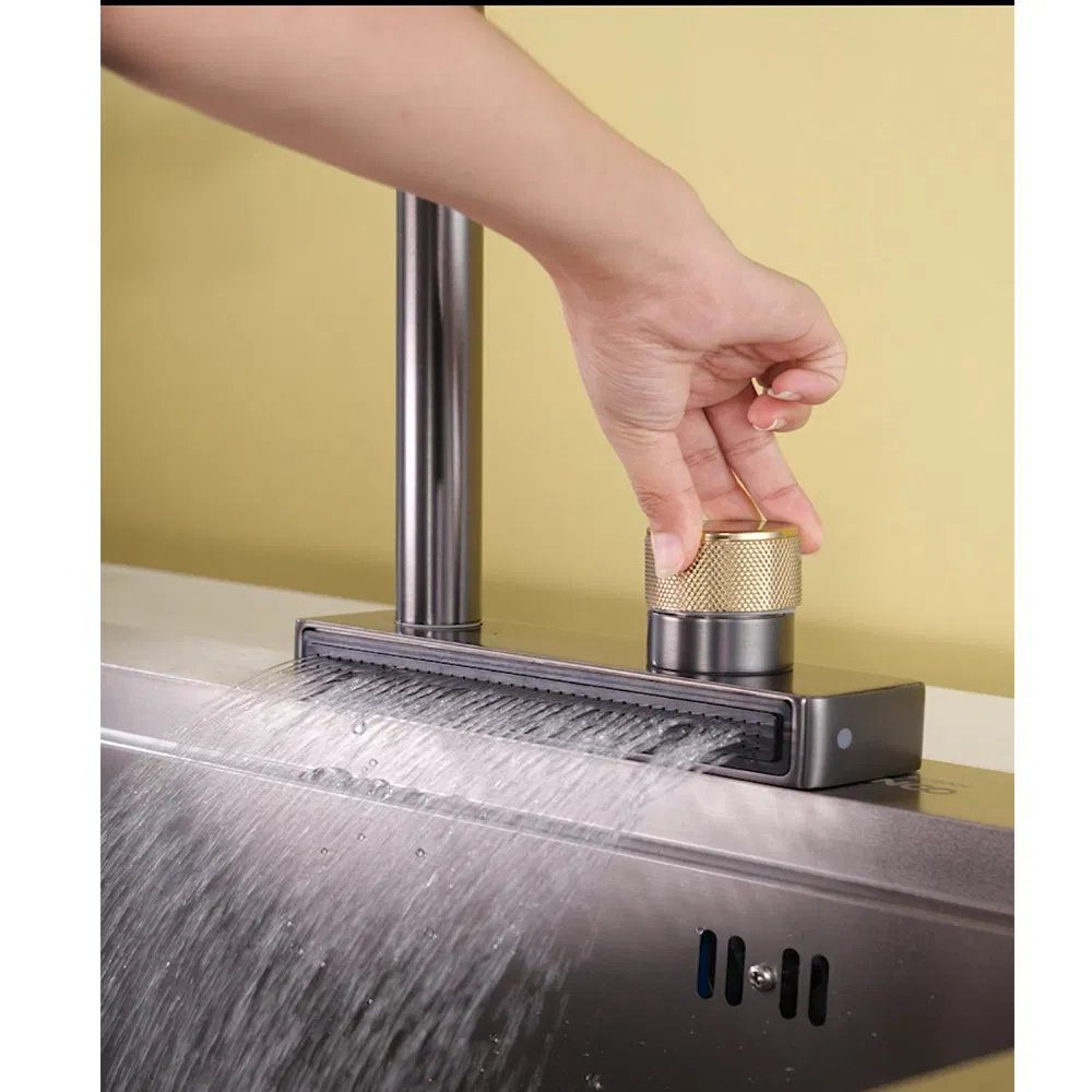 Hot Sell Brass Kitchen Faucet with Multi Function Rainfall for Kitchen Sink