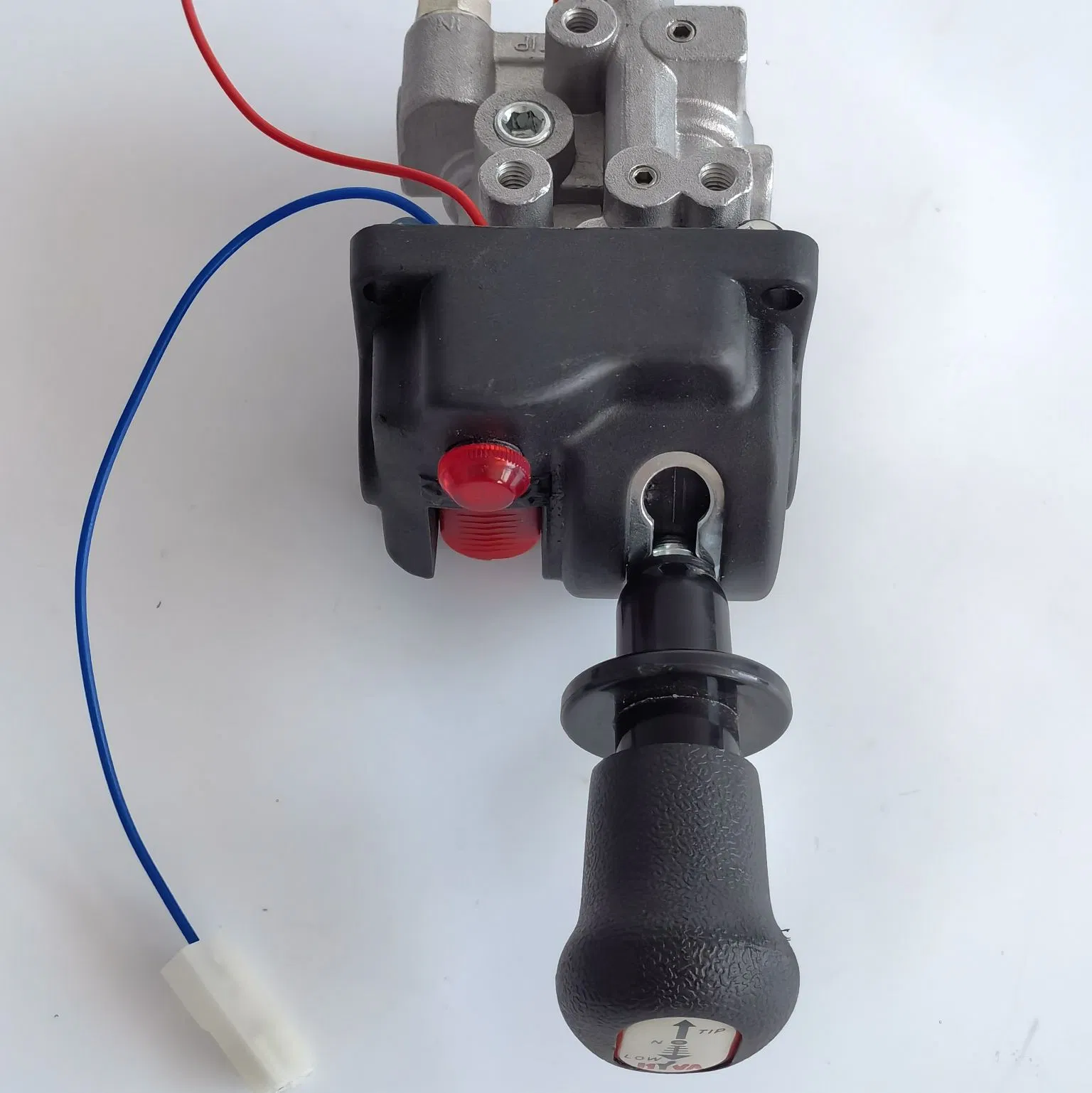 Пневматический ручной клапан управления для самосвала