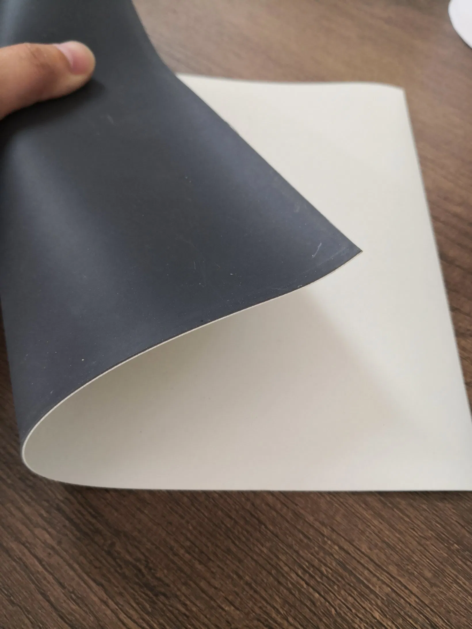 HDPE Rubber Sheet Waterproofing Materials for Roof Waterproof and Railway Tunnel Construction