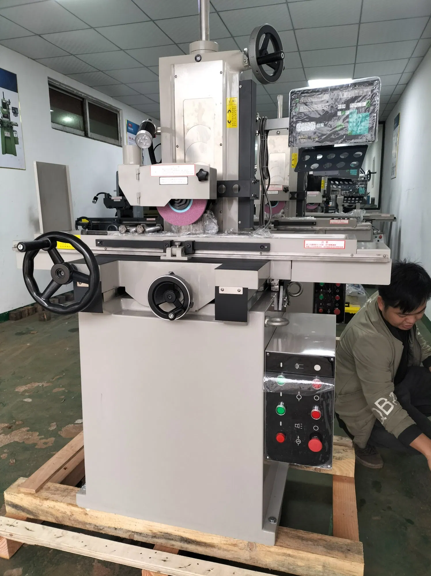 Плоскошлифовальный станок SK886 для головок цилиндров