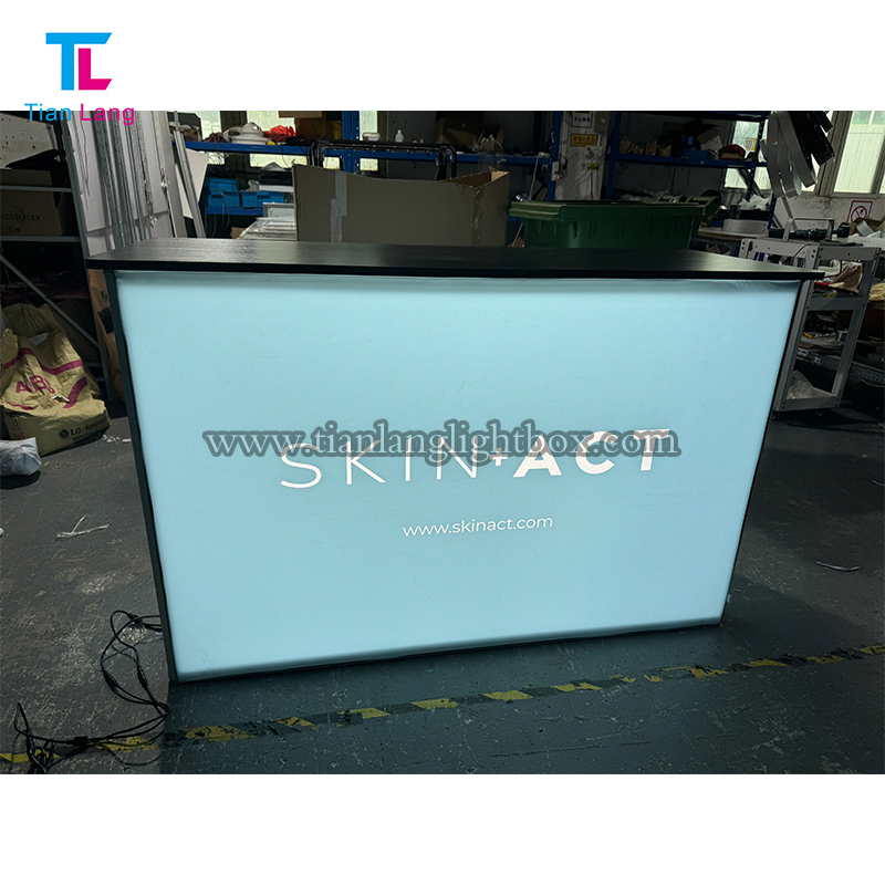 Customizable 8FT Portable LED Trade Show Counter Display
