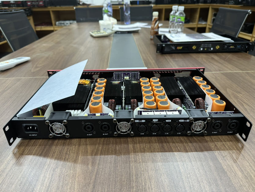 The Ultimate B Series Class D 1000W*4@8ohms Power Amplifier