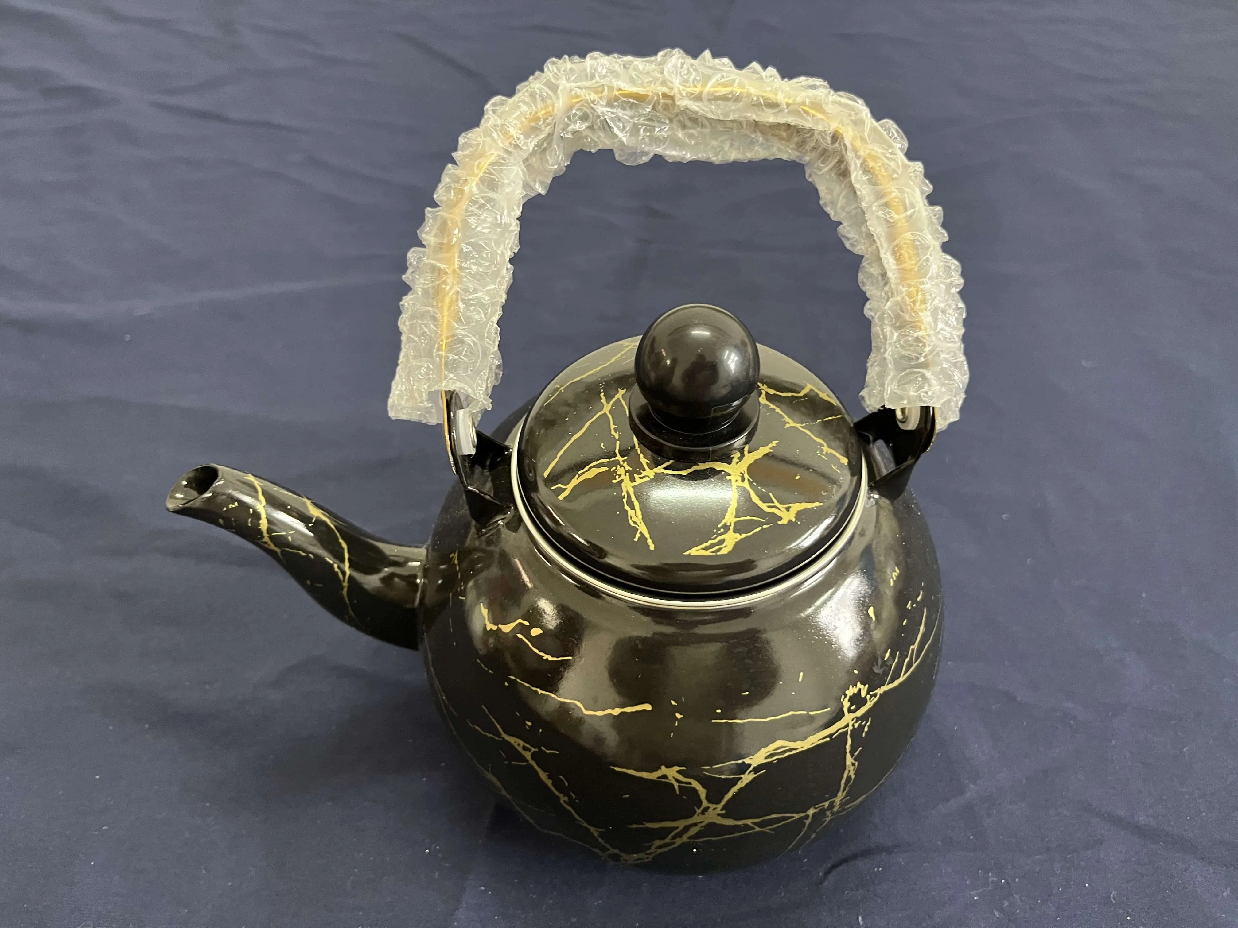 Black Inside and out Gold Pattern Gold Iron Handle Enamel Pot