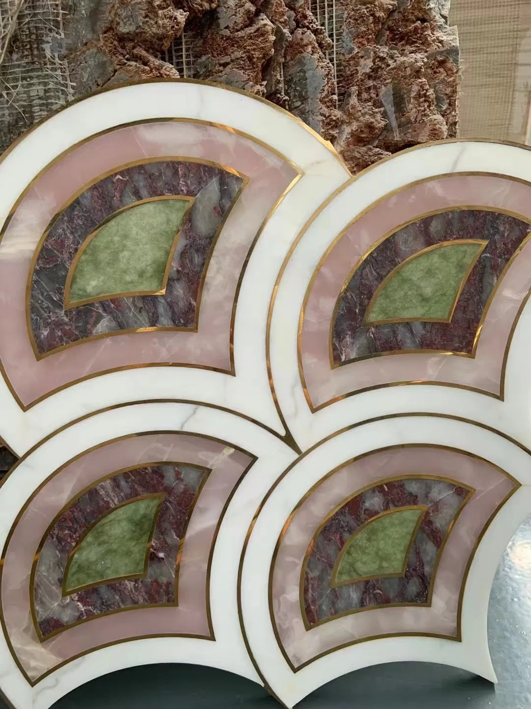 Мраморная мозаика Water-Jet для пола в прихожей