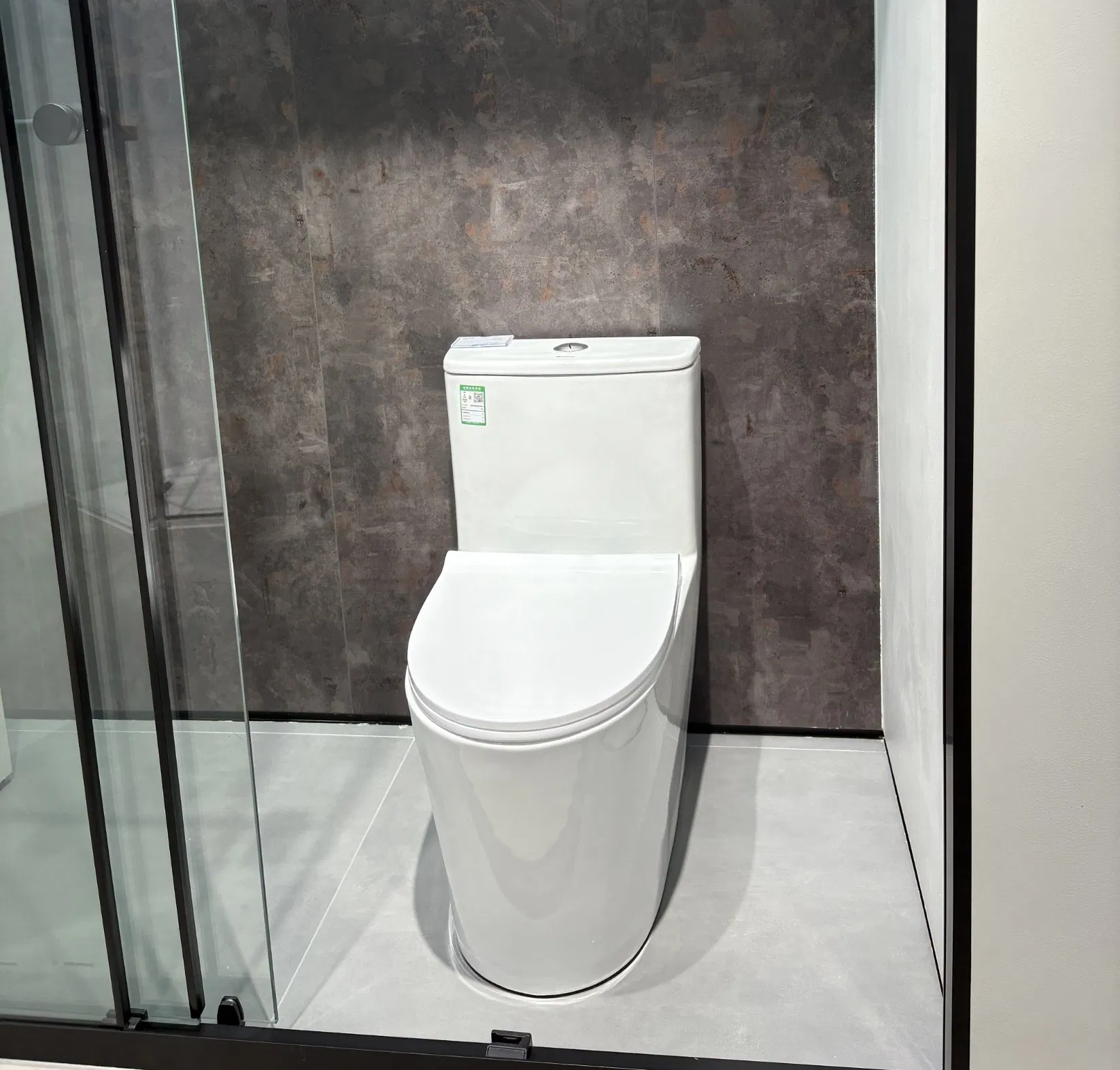 Унитаз керамический с двойным смывом и сиденьем soft-close