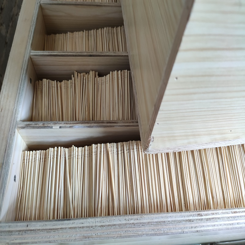 Individually Wrapped Bamboo-Mint Picks Are for Fruit and Cocktails