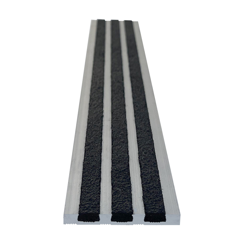 Anti Slip Strip Grit Coated Aluminum Stair Tread Nosing for Stair Edging
