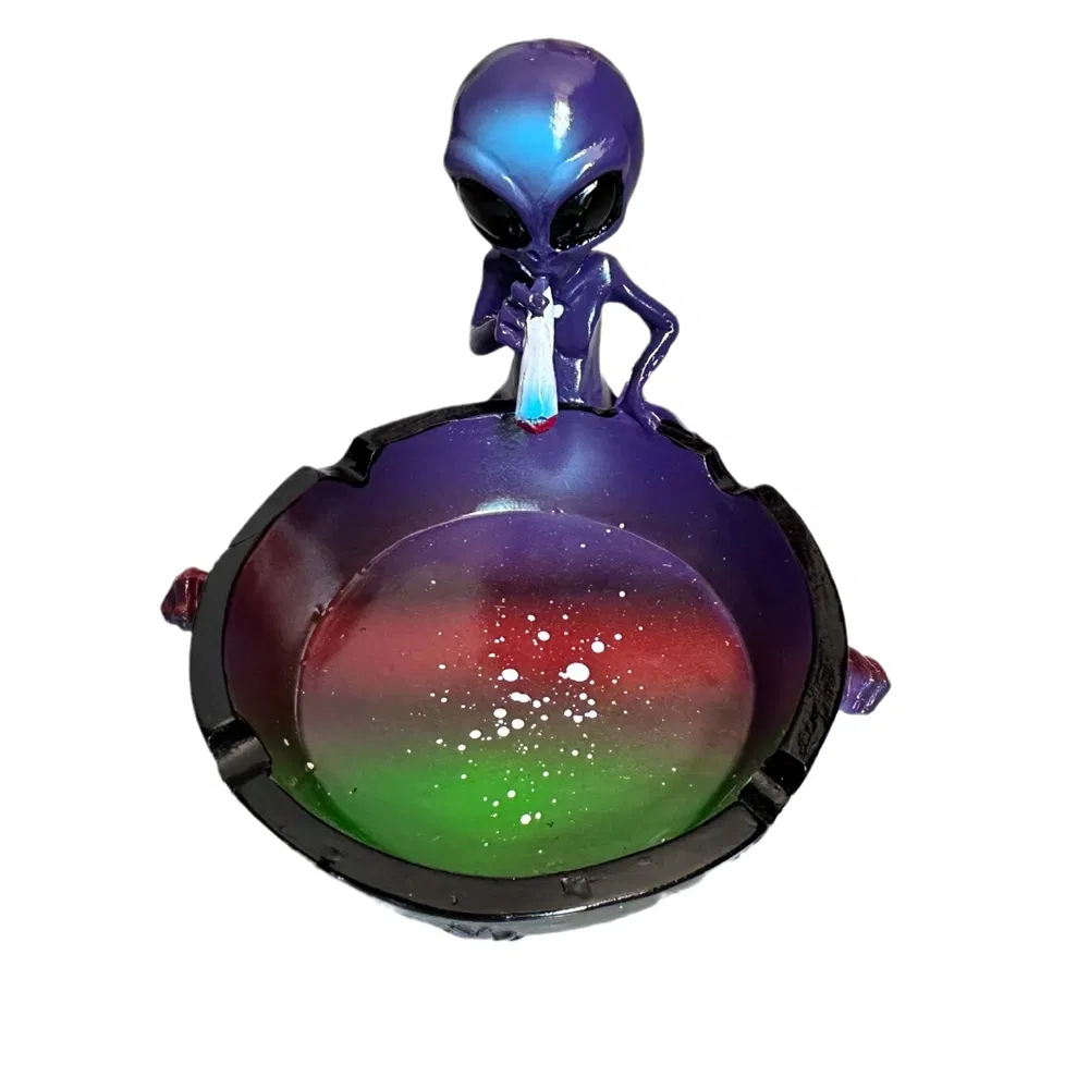 UFO Alien Resin Tobacco Ashtray for Stock