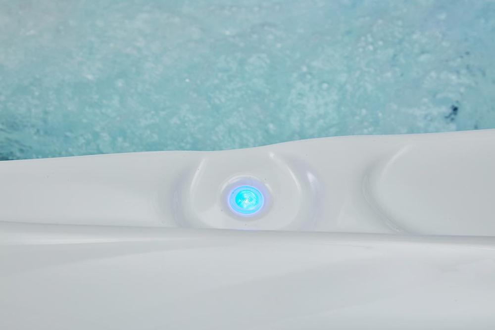 Уличный СПА-бассейн на 6 человек с гидромассажем