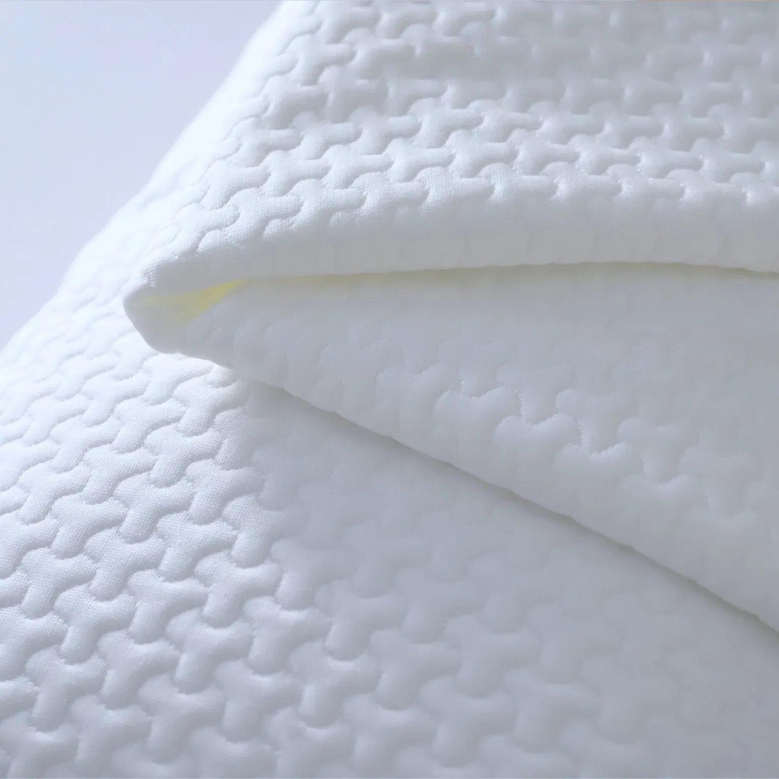 Eco-Friendly Premium Waterproof 3D Air Pillow Protector Cover with Zipper Smooth Summer
