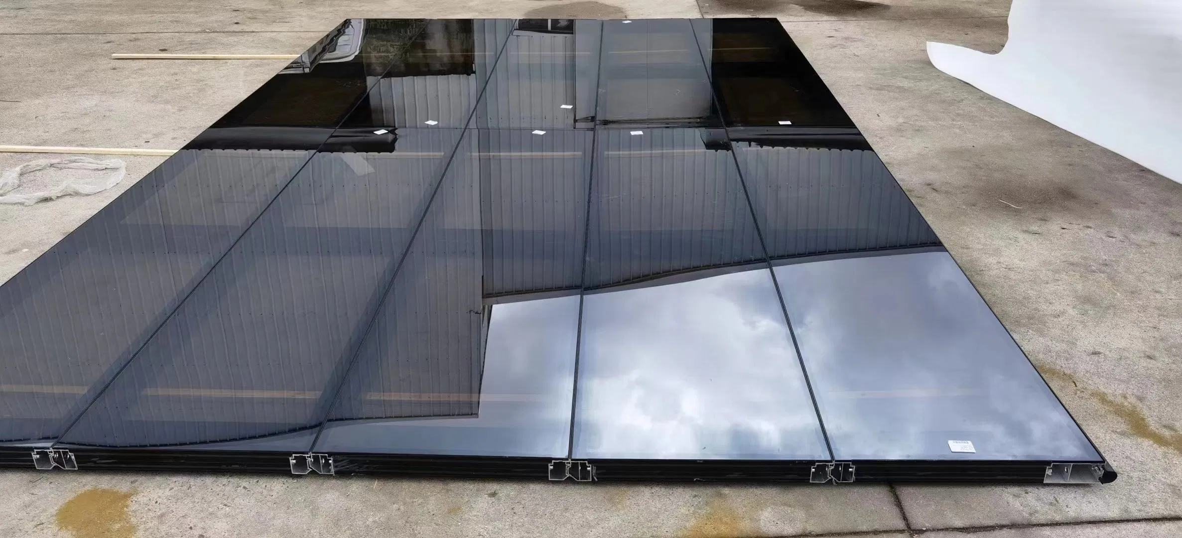 Black Reflected Glass Automatic Remote Control Over Head Metal Aluminum Glass Panel Garage Door