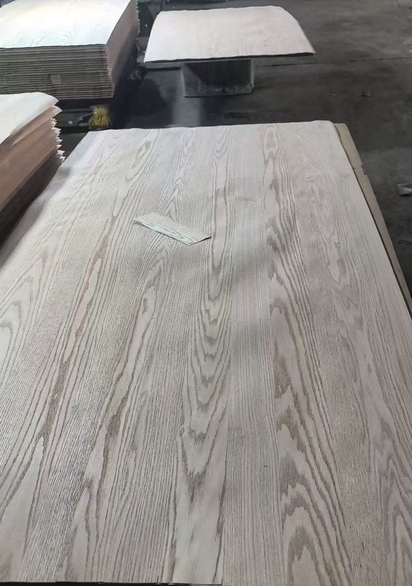 Red Oak Veneer Press Fit Finished Board, for Furniture, Doors and Cabinets, Marble Base.