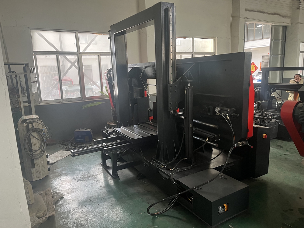 Ленточная пила по металлу полностью автоматическая горизонтальная