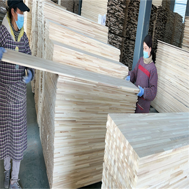 Poplar and Paulownia with Bamboo for Making The Snowboard Wood Cores