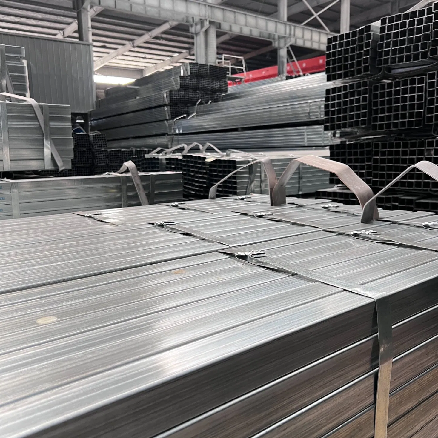 Galvanized Steel Pipe with Good Formability, Easy Bending, Rustproof, Forrod Fencing