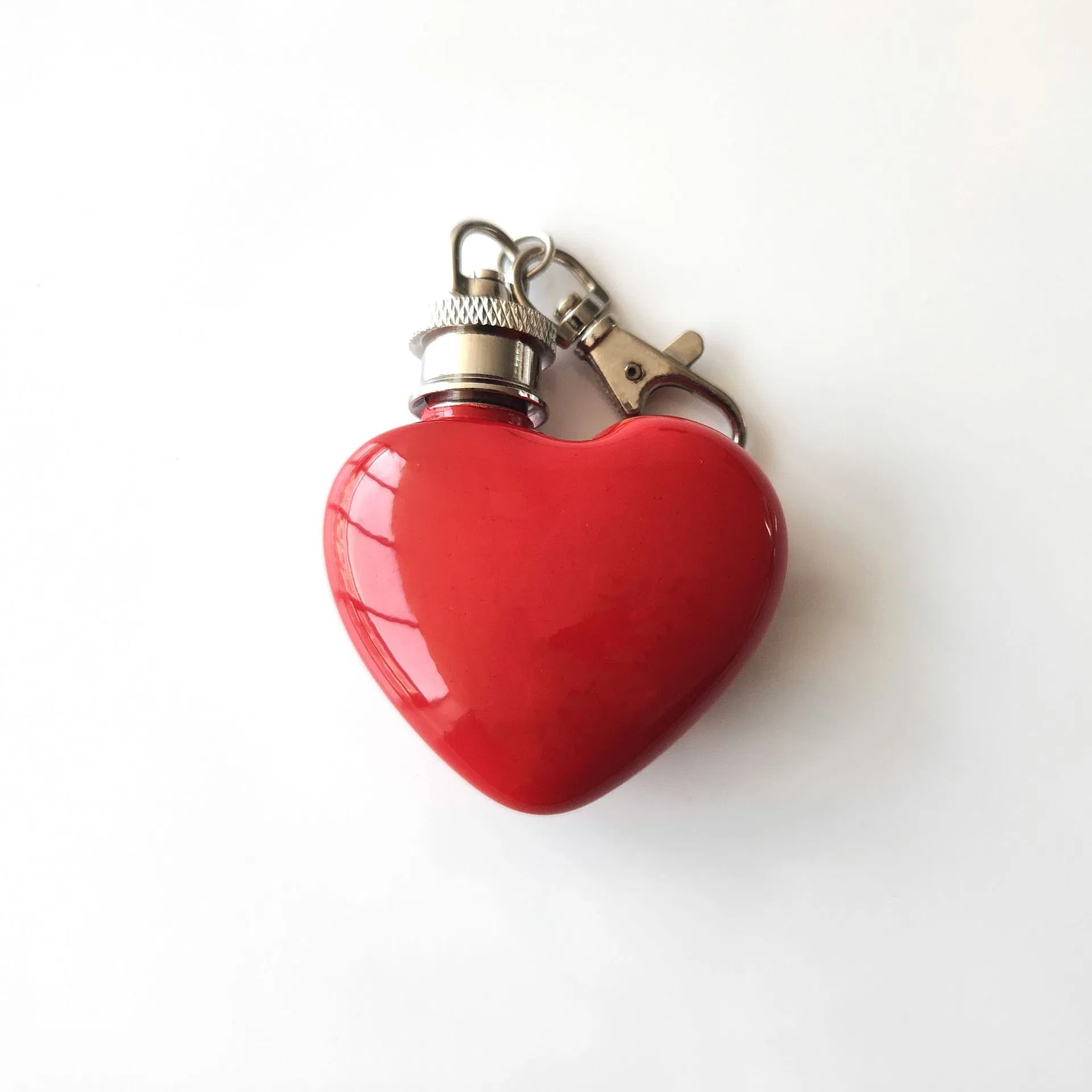 1oz Heart-Shaped Stainless Steel Hip Flask Whiskey Flagon Liquor Flask with Keychain