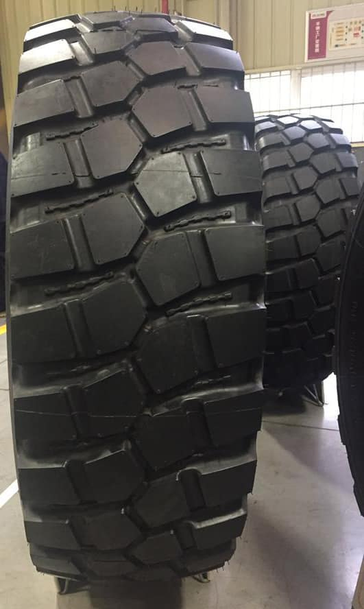 Tyre Factory Sportrak 17.5R25 OTR Radial Tubeless Wheel Loader Tire