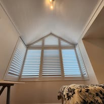Special Shape Louvered Windows Round Traditional Tilt Rod Window Shutter