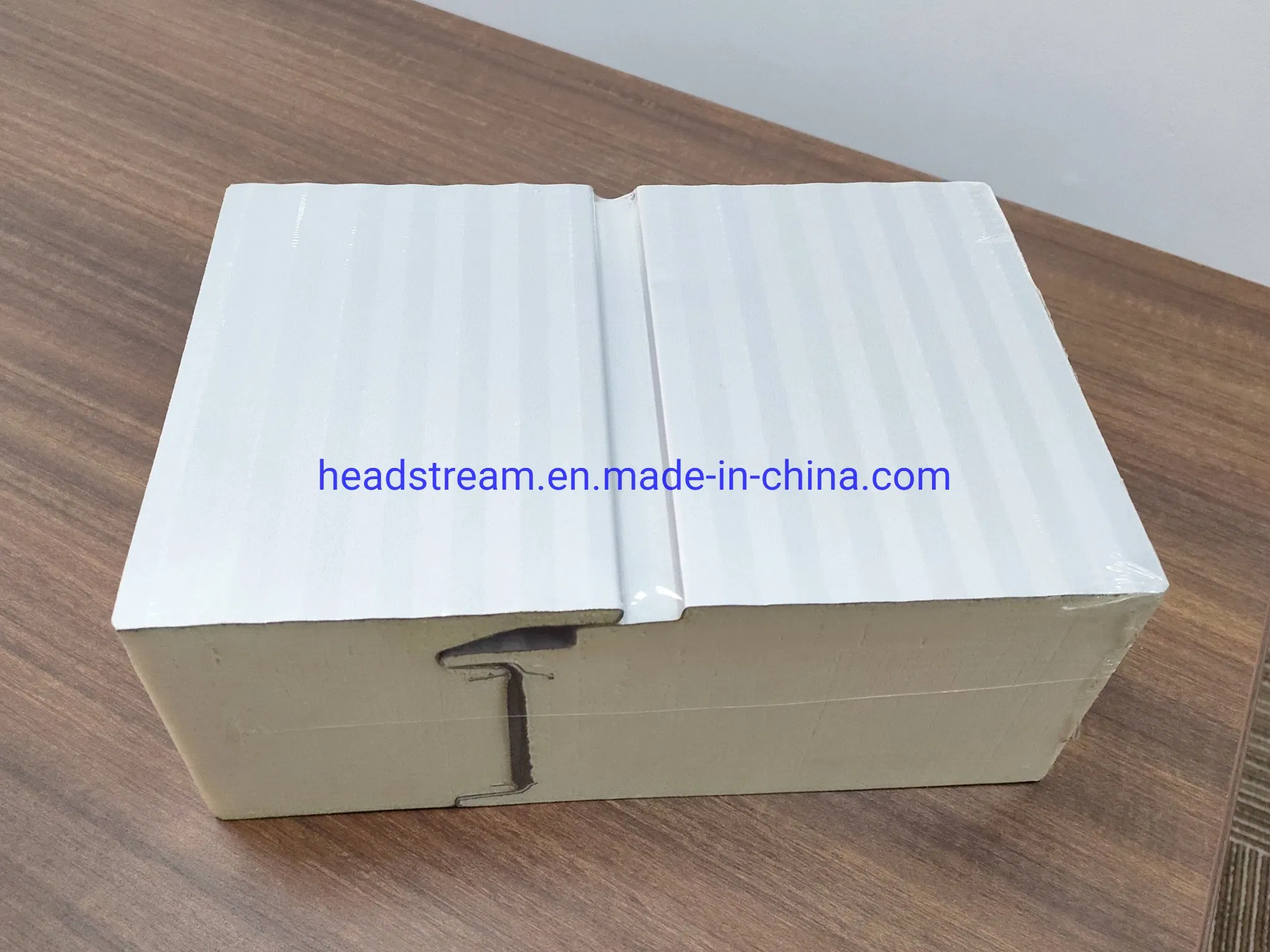 Large-Span, Polyurethane /PIR Roof Panels and Wall Panels for Warehouses and Workshops