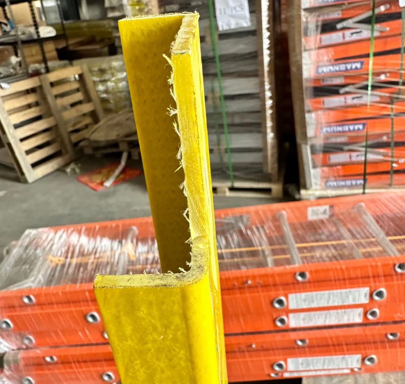 4-10 Meters 2 Sections Top Quality Fiberglass Telescopic Ladder Manufacturer Supply