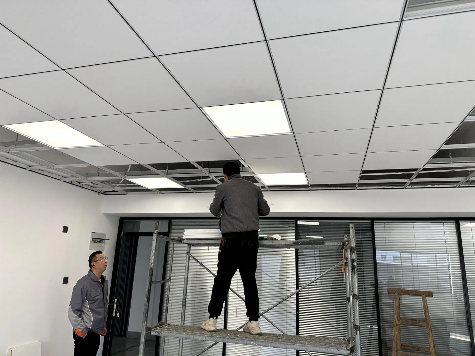 High Quality Wholesale Cheap Sound Absorbing Rockwool Acoustic Ceiling Roof Panels for Office