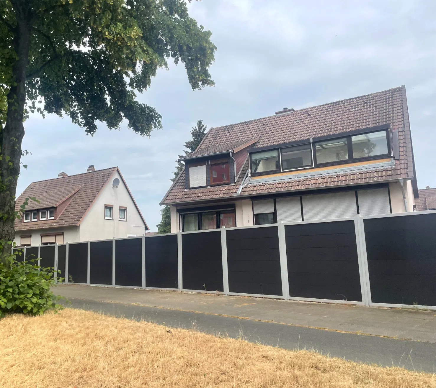 Durable Garden Aluminum Security Fence - WPC Composite Boards