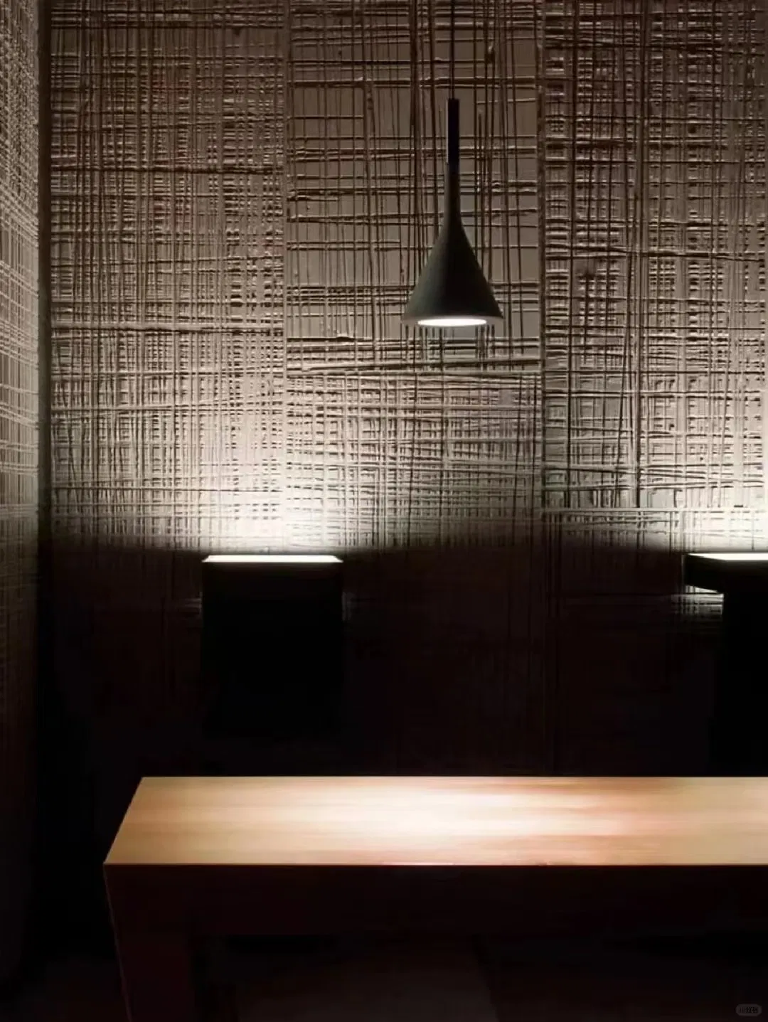 Soft Porcelain Products, Rock Plate Customization, Old Building, Commercial Space Decoration