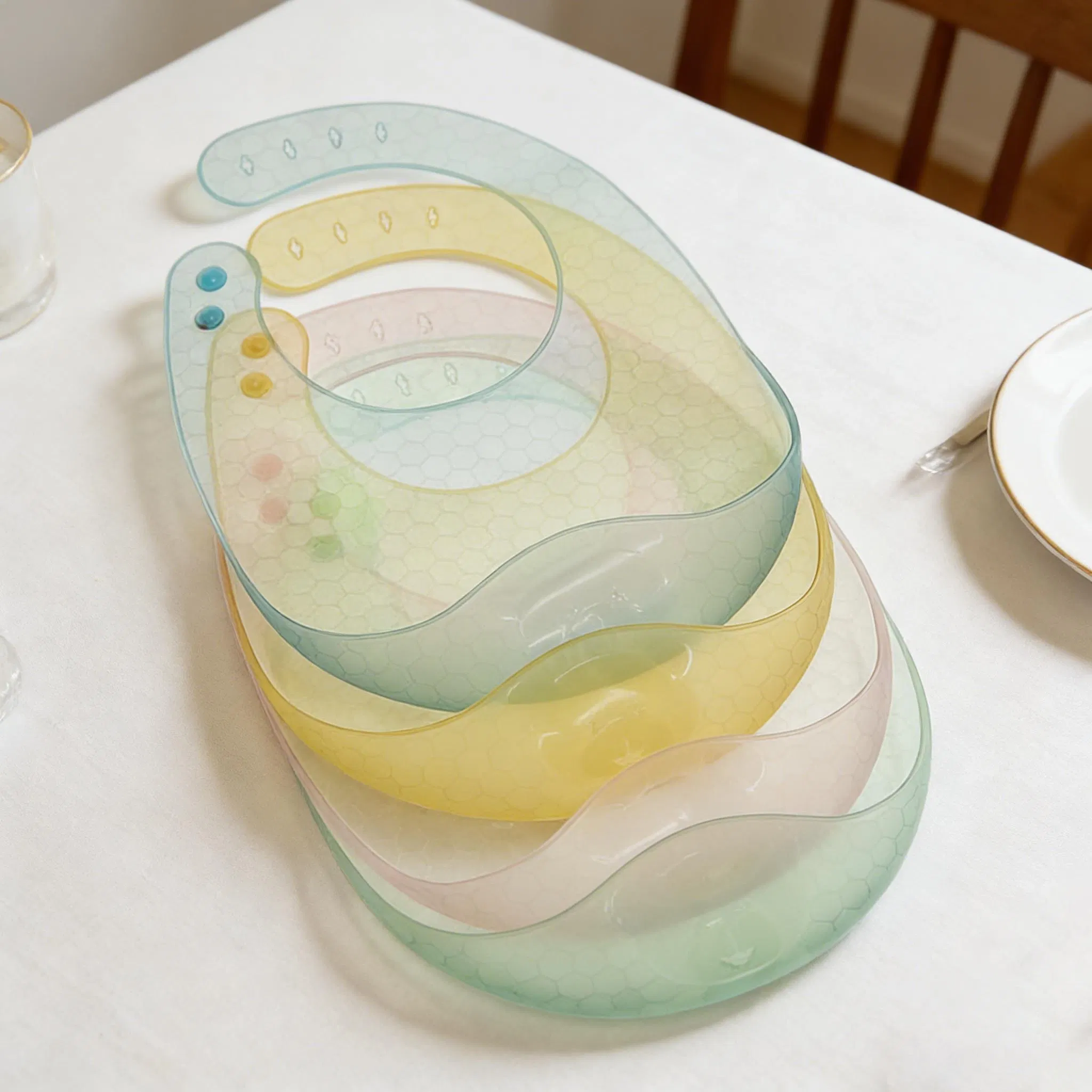 High Quality Custom Lightweight Waterproof Silicone Bib for Baby Products