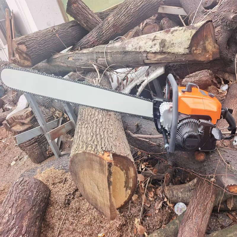 Good Perfermance High Duty Strong Power Professional 105cc Chain Saw