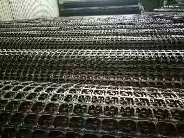 Hot Sale Fiberglass/Polyester PP/HDPE Biaxial Geogrid 50000 Square Meters Per Week Geogrid Sdmarlboro CE /ISO9001 50-100m Cn; Shn