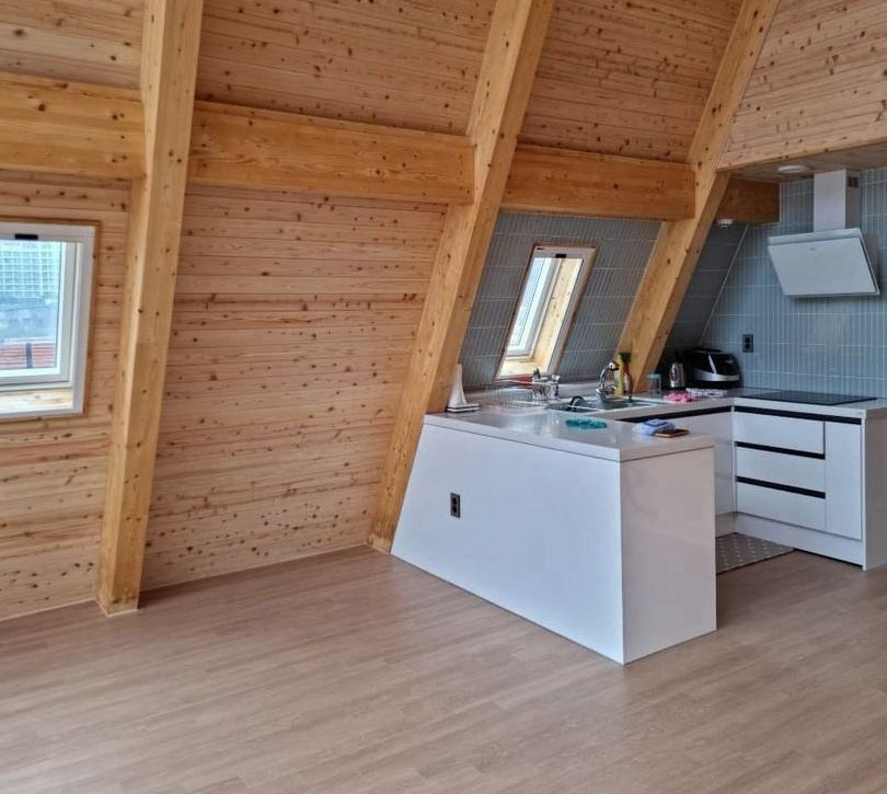Quacent Luxury Sips a-Frame Low-Rise Villa Heat-Insulated Modular Home Prefab Tiny Triangle House for Apartment Prefab Light Steel Villa