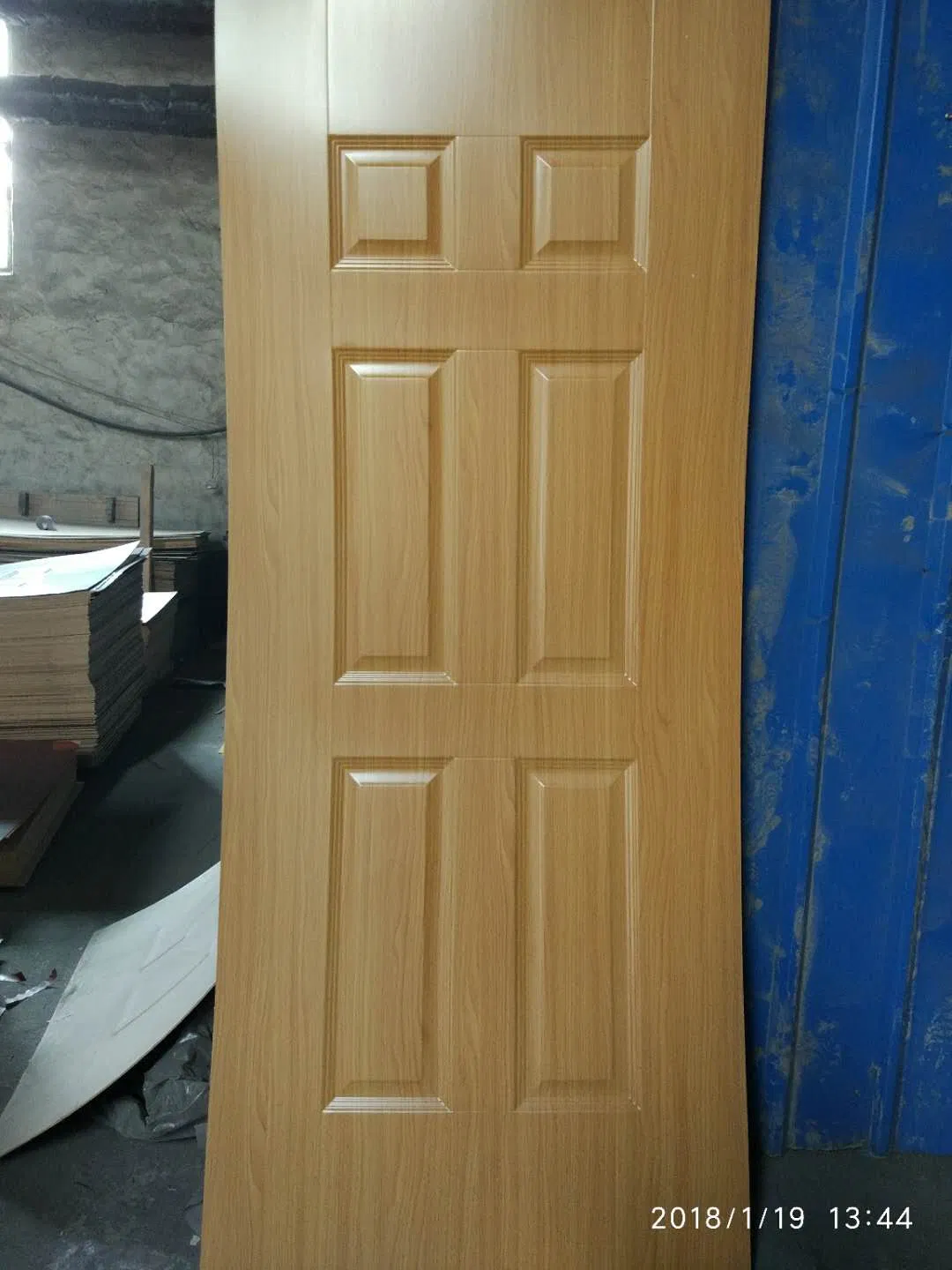Door Skins of Different Styles and Colors Are Used for Wooden Door Decoration