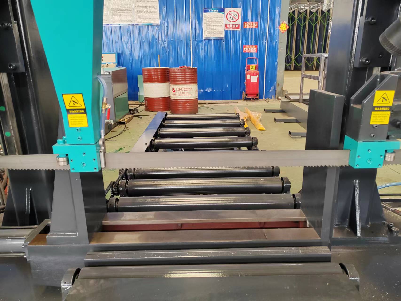 Ленточная пила по металлу полуавтоматическая универсальная