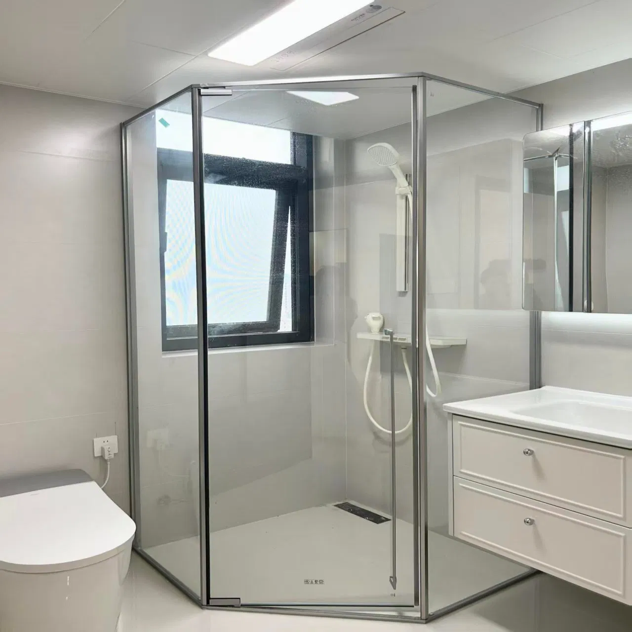 17. China Manufacturers Aluminum Sliding Double Glazed Bathroom Glass Shower Door Partition Walls Door Solid for Shower Room