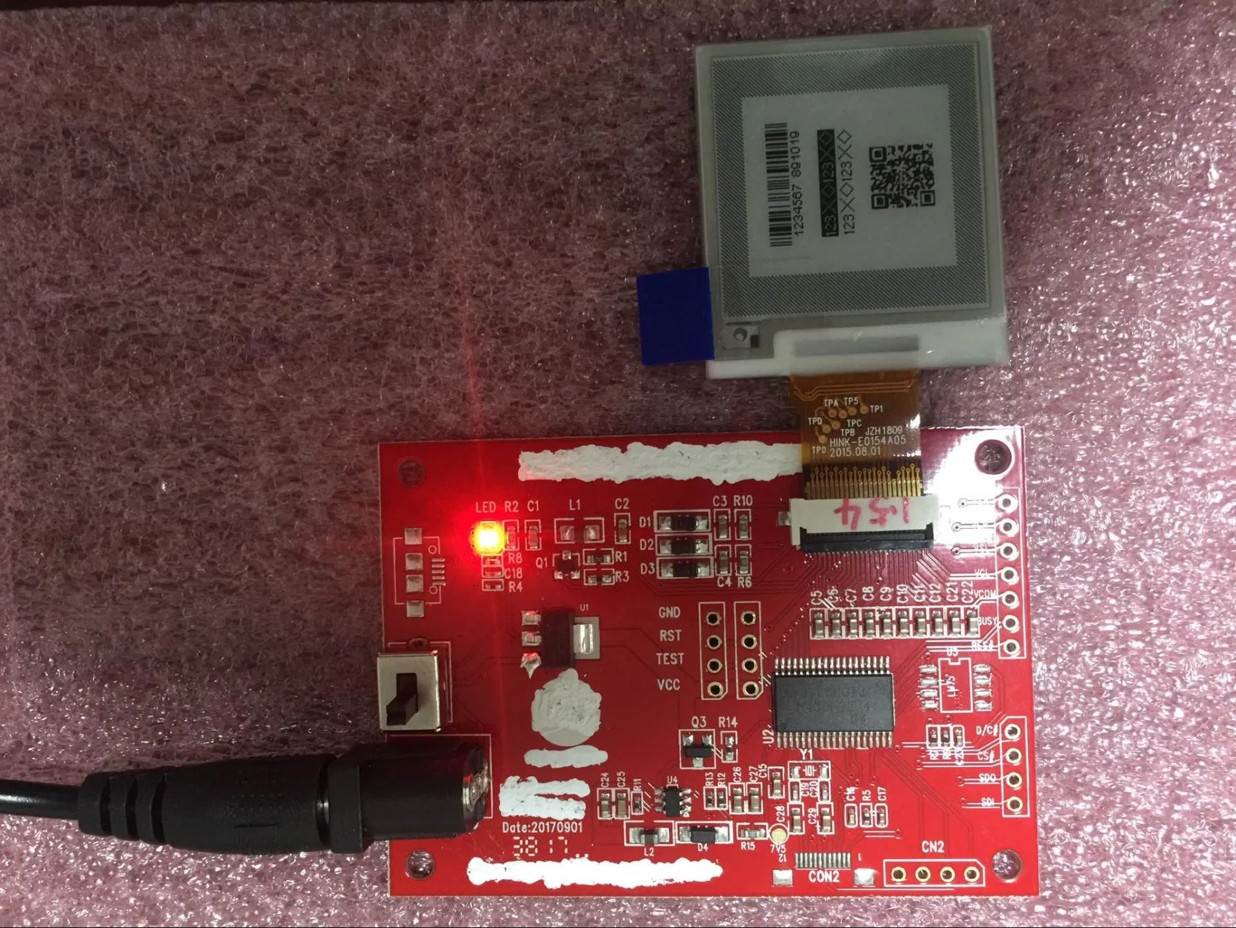 1.54inch Black White Red E-Paper Display with 200*200 Resolution for Electronic Shelf Label System (ESL)