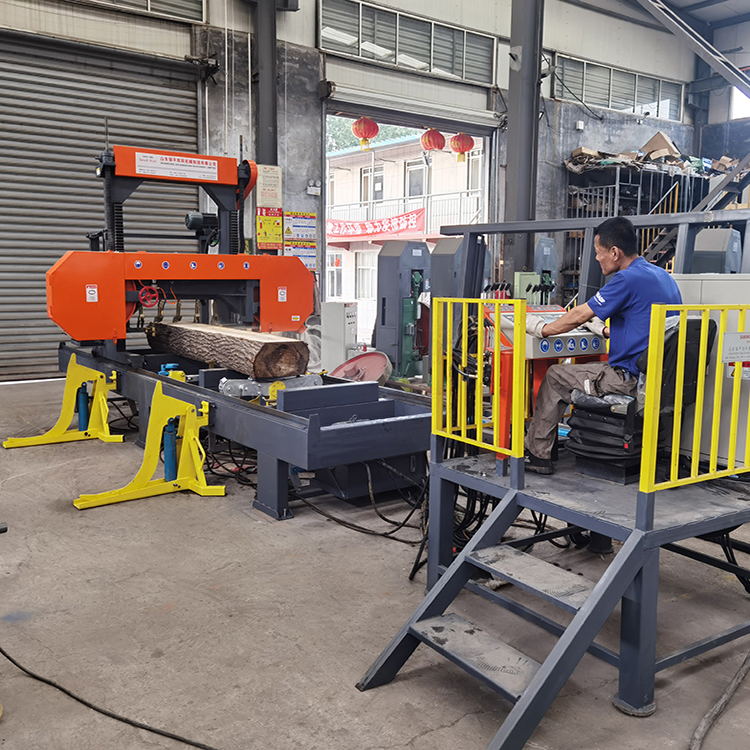 Станок ленточнопильный горизонтальный автоматический по дереву